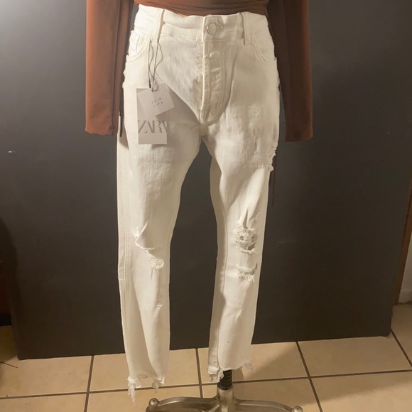 Zara distressed jeans size 32